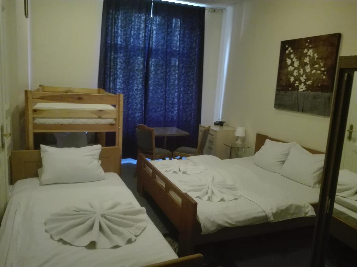 Hotel Praha Club Bed & Breakfast Ngoại thất bức ảnh