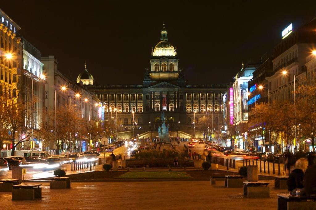 Hotel Praha Club Bed & Breakfast Ngoại thất bức ảnh