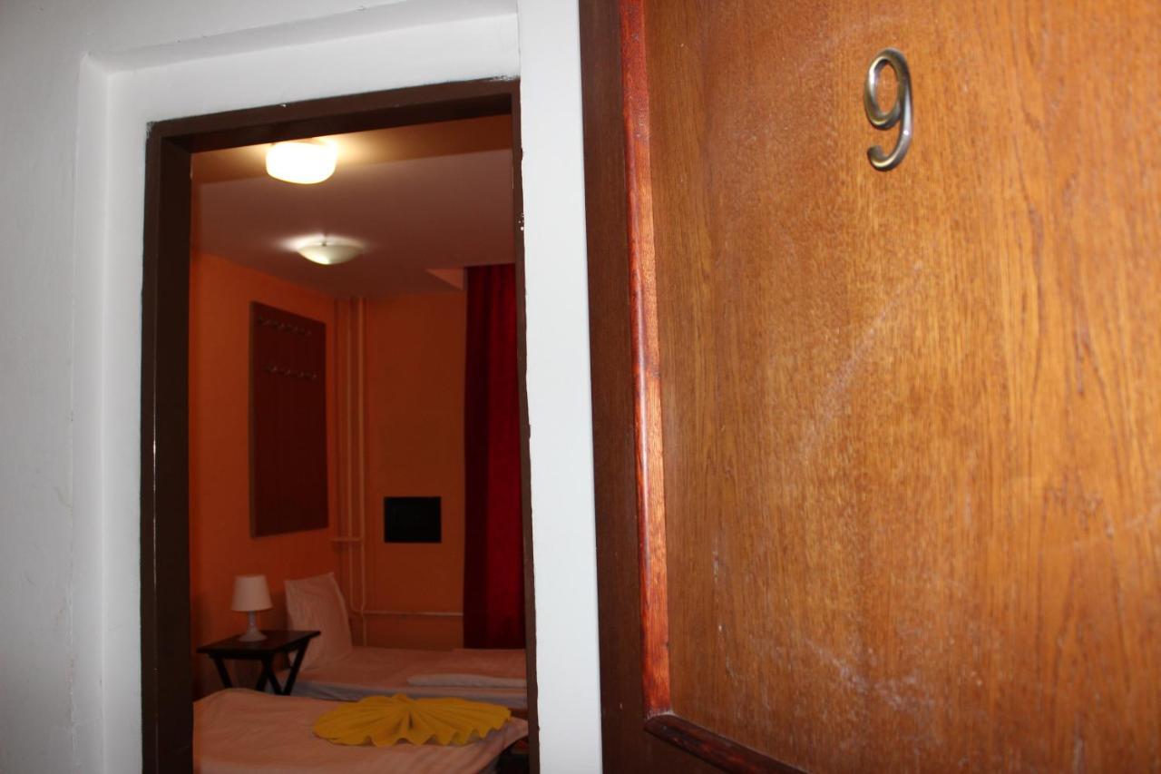 Hotel Praha Club Bed & Breakfast Ngoại thất bức ảnh