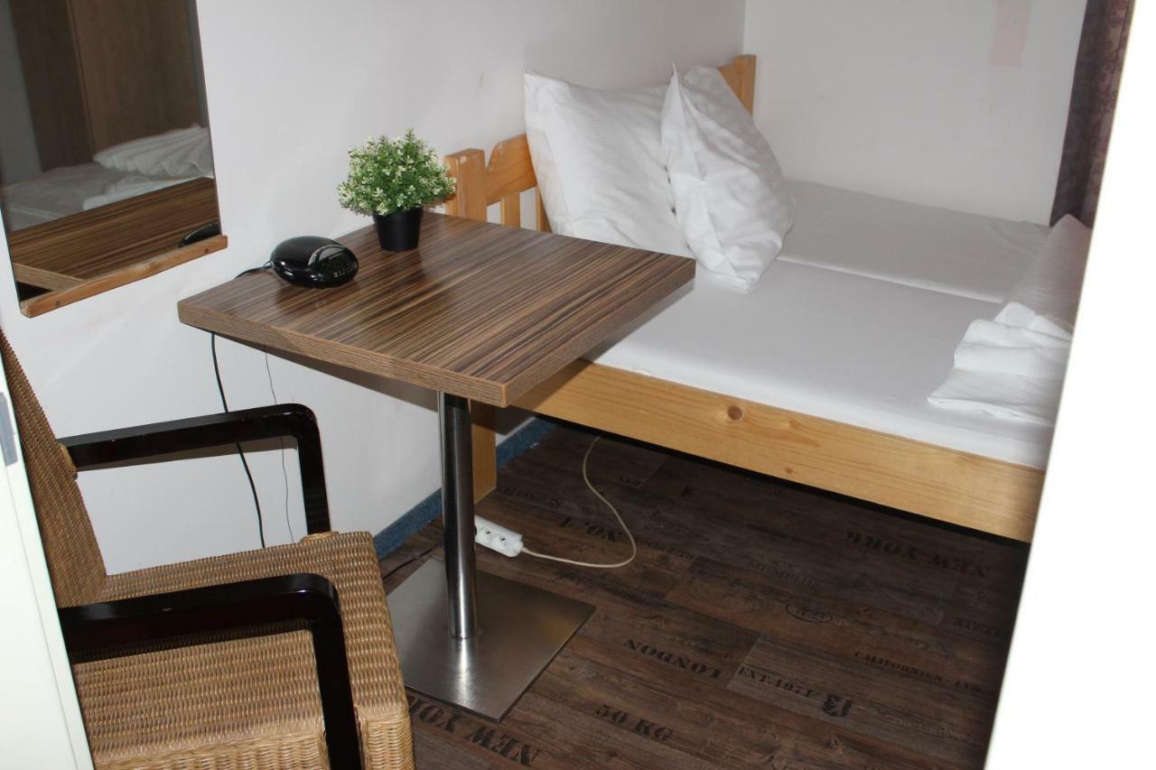 Hotel Praha Club Bed & Breakfast Ngoại thất bức ảnh